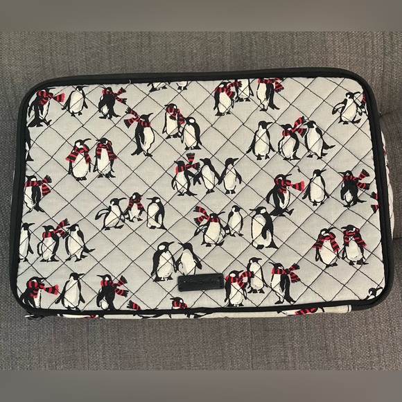 • Vera Bradley • Iconic Large Blush & Brush Case in Playful Penguins Gray • EUC - Picture 3 of 16